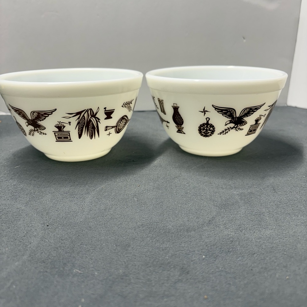 Vintage Pyrex White Colonial pattern made between 1962-1971.